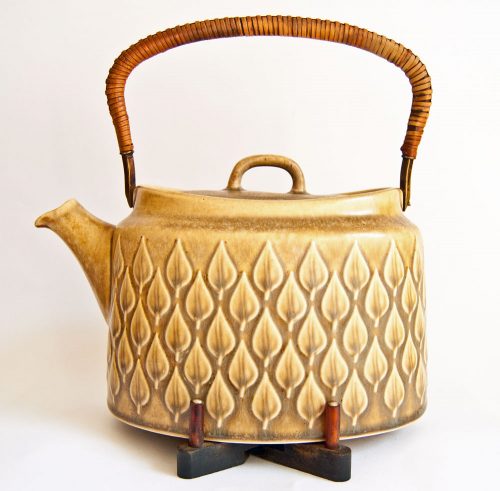 Kronjyden Nissen, Jens Quistgaard "Relief" Design Teapot