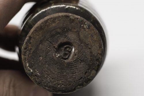 Gutte Eriksen Beaker base shot, showing her cypher. 