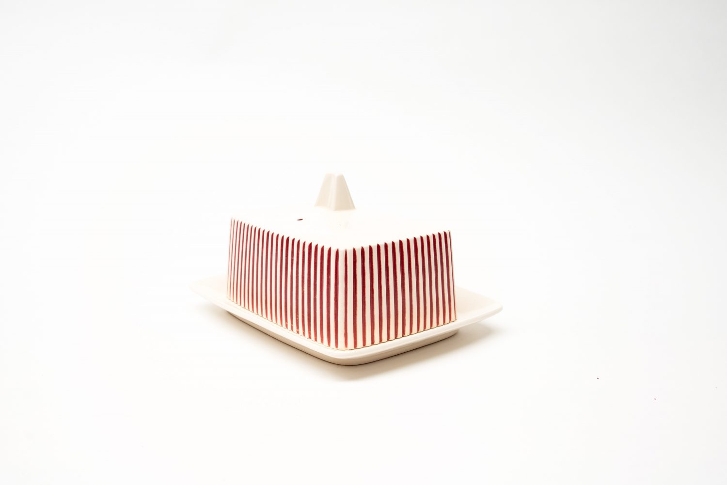 Hornsea Summit Butter Dish, Photo Ray Garrod