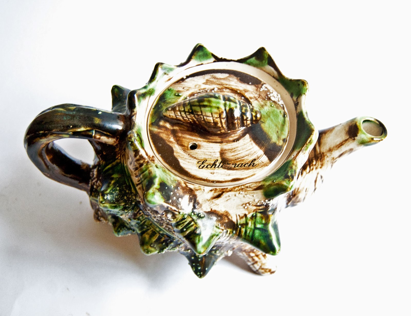 Tourist-ware Shell Teapot 